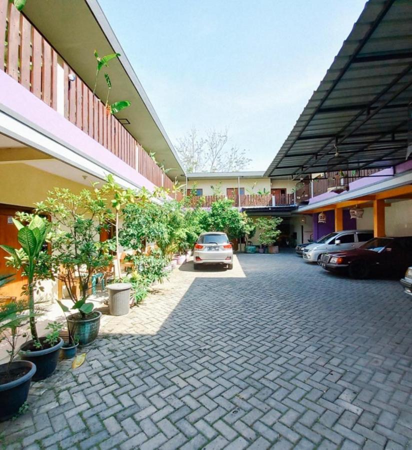Hotel Gerung 2 Near Luwes Mall Nganjuk Mitra Reddoorz Exterior foto