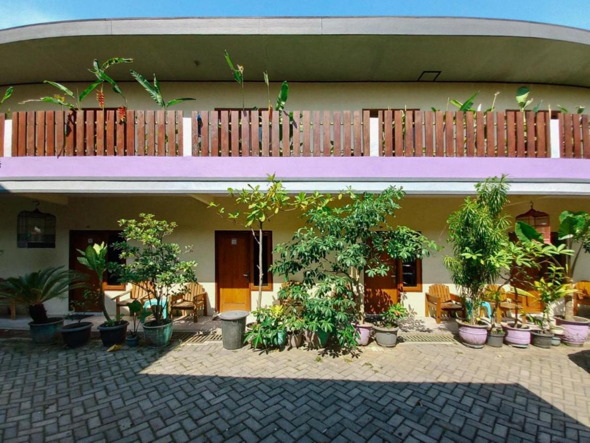 Hotel Gerung 2 Near Luwes Mall Nganjuk Mitra Reddoorz Exterior foto