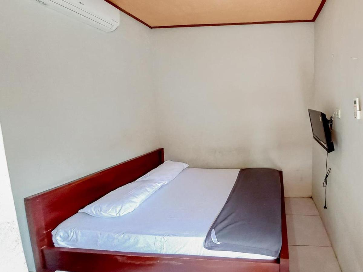 Hotel Gerung 2 Near Luwes Mall Nganjuk Mitra Reddoorz Exterior foto