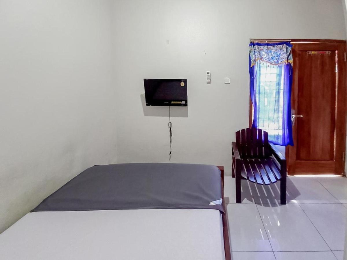 Hotel Gerung 2 Near Luwes Mall Nganjuk Mitra Reddoorz Exterior foto